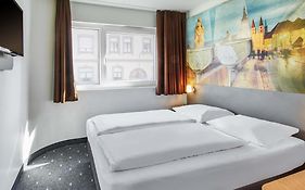 B&B Hotel Würzburg-City